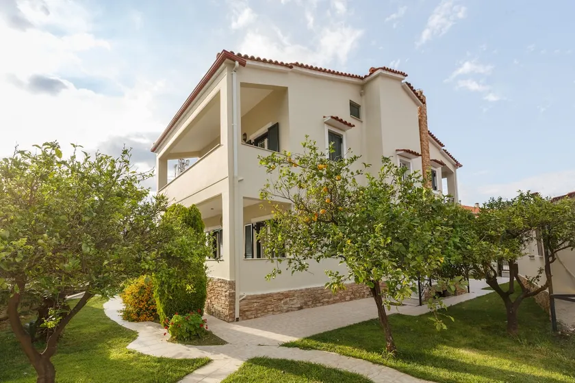 Luxurious cottage near Nafpaktos - Image 1