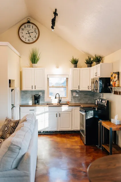 Cozy Cabin - Image 1