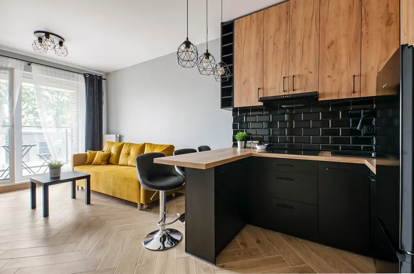 2-room apartment near Łódź Fabryczna Station - Image 1
