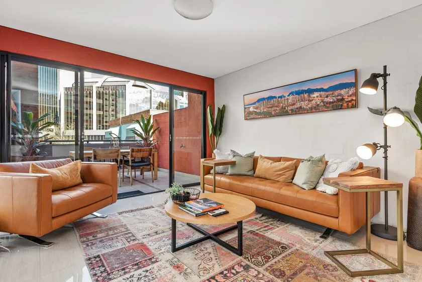 Iconic Warehouse Apartment~CBDEdge~2Bed/2Bath/1Car - Image 1