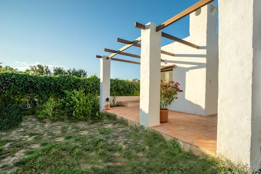 Mediterranean country house in Alicante - Image 1