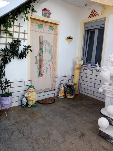 Cheerful central house in Trikeri - Image 1