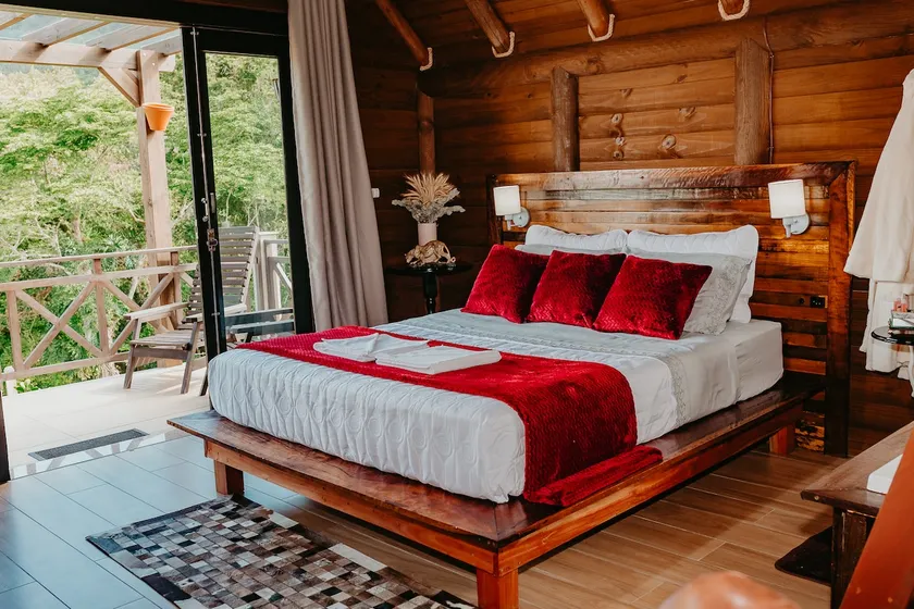 Cabana Voglio Vedere | Under the Mountains - Image 1
