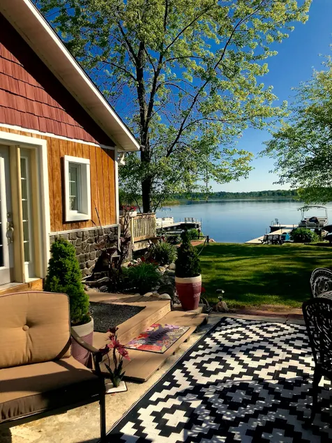 Lakefront Cottage w/Pontoon, Dock & Paddle Boat - Image 1