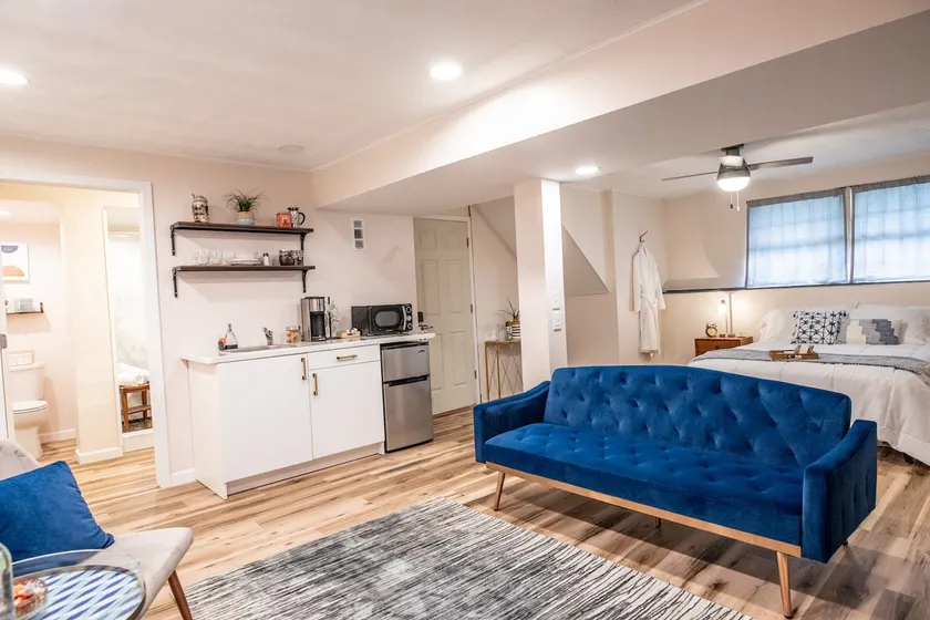 Private Studio+Parking | Great for Extended Stays - Image 1
