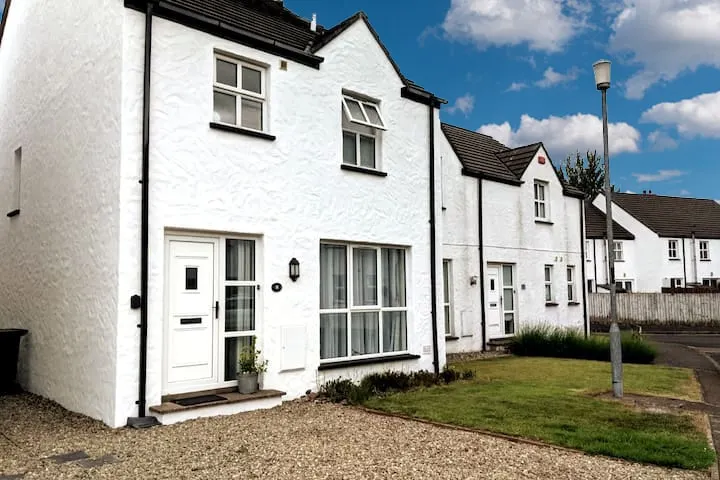 Cosy and charming house 2 minutes walk to seafront - Image 1