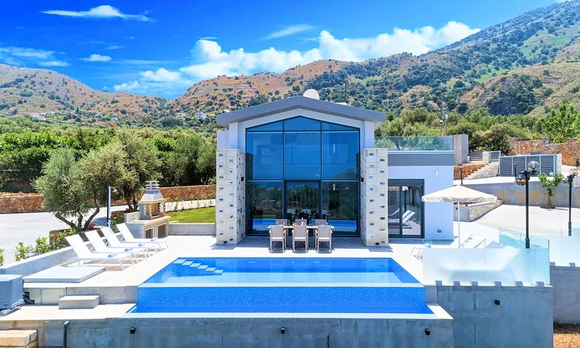 Maison de vacances avec piscine privée, jardin et terrasse | Vue montagne - Image 1