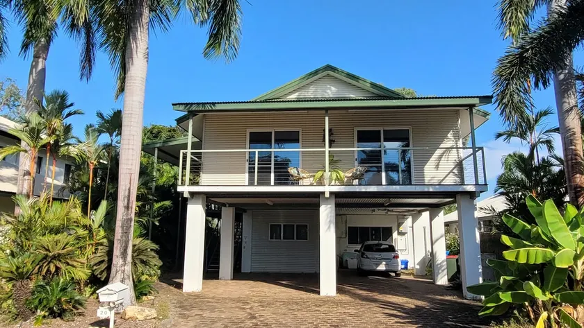 Tranquil Tropical 4 Bedroom House - Image 1