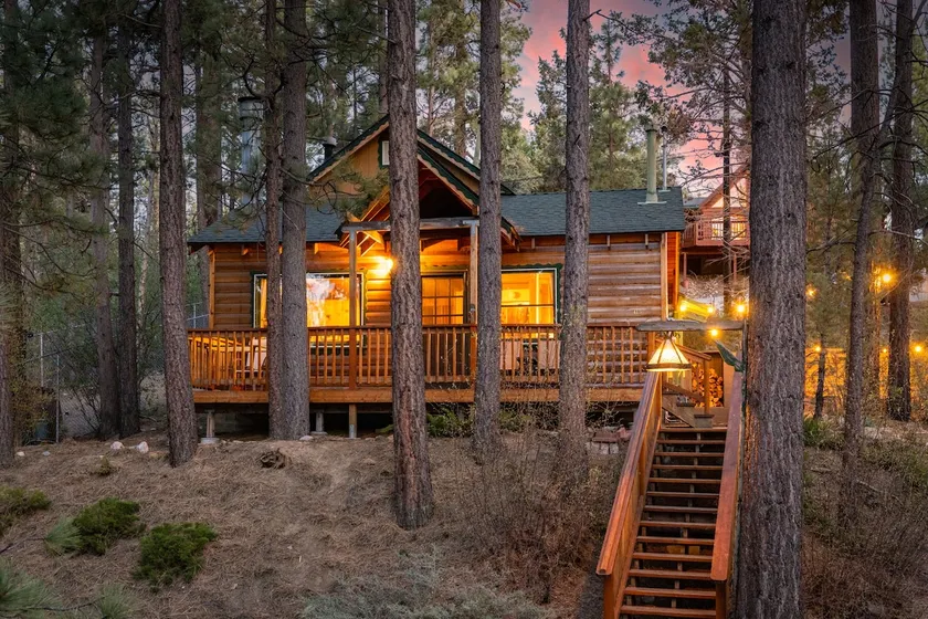 HoneyBearCabin: treehouse-feel, w hiking, sledding - Image 1