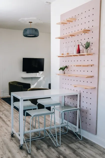 Modern 2BED + 2BA, Bunks, Steps from Lincoln Park - Image 1
