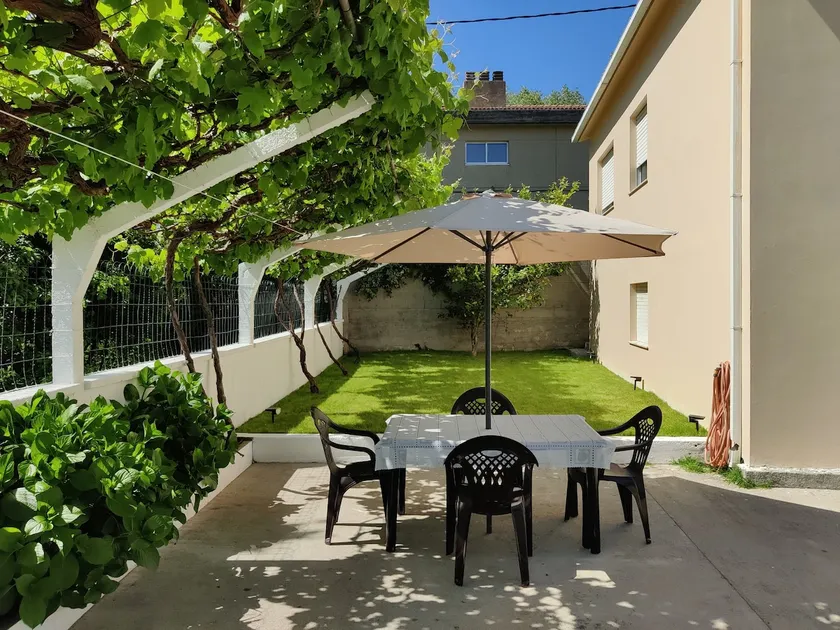 House with garden in a quiet area of Louro - Image 1