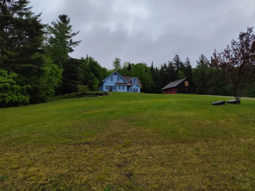 Charming 4 bedroom home on 72 acres - Image 1