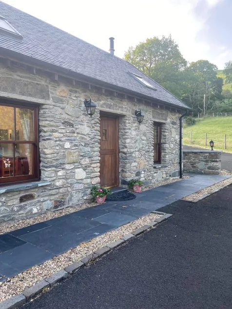 Idyllic cottage in the heart of Loch Lomond - Image 1