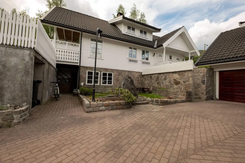 Cozy apartment in a residential area in Gol - Image 1