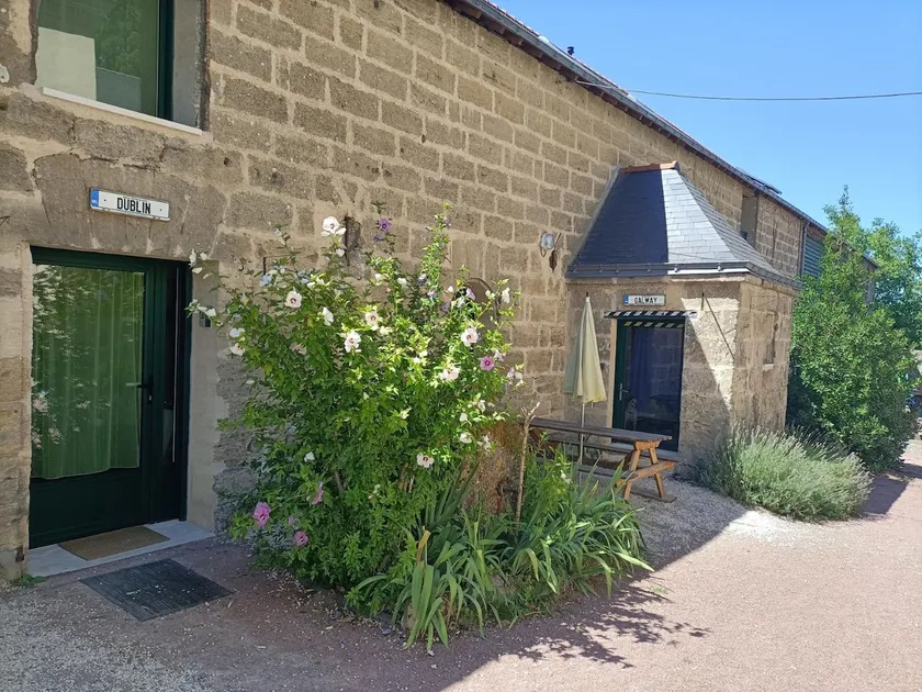 Accessible cottage in Doué-La-Fontaine. A stone's throw from the Bioparc - Image 1