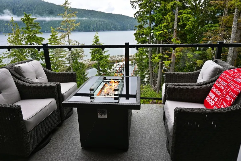 Port Renfrew Oceanfront Retreat - Image 1