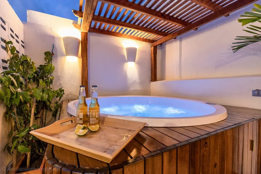 HOTEL CASA DEL MANGO - Image 1