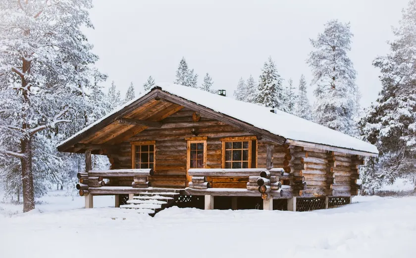 Arctic Log Cabins - Image 1
