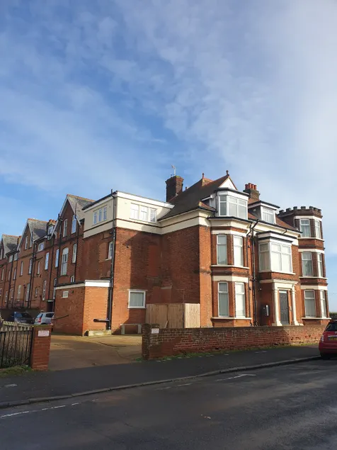2 Bedroom Seafront Apartment - Image 1