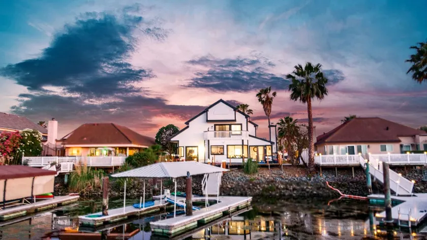 Waterfront Delta Retreat with Private Dock - Image 1