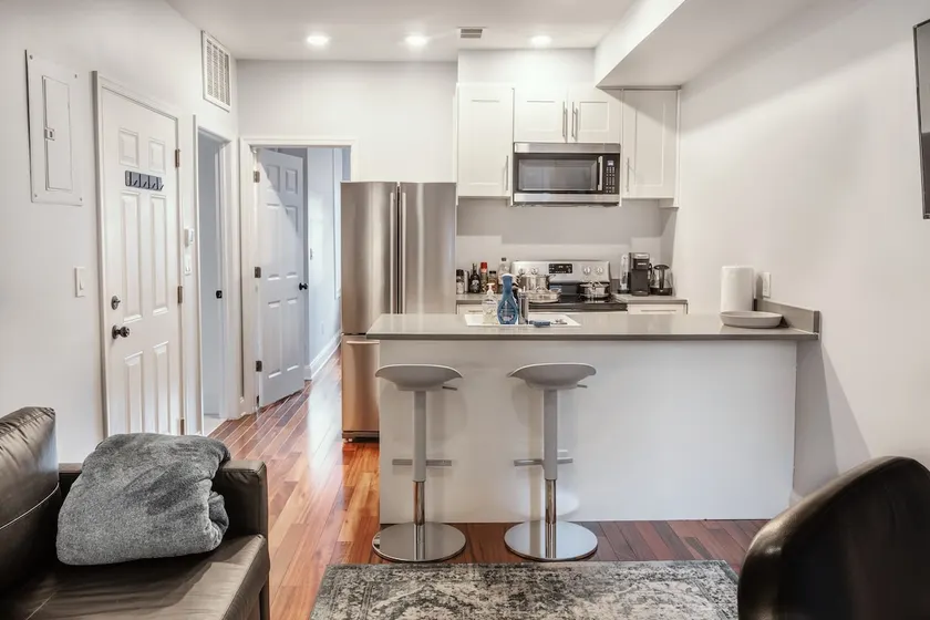 ”The Adams Morgan Cozy Retreat (1BR)” - Image 1
