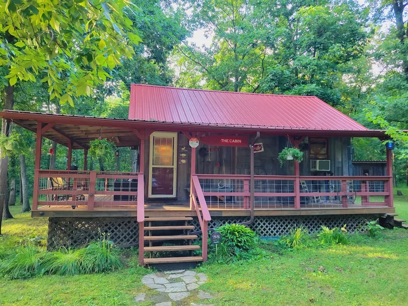 The Hunter's Cabin, a Rustic Retreat - Image 1
