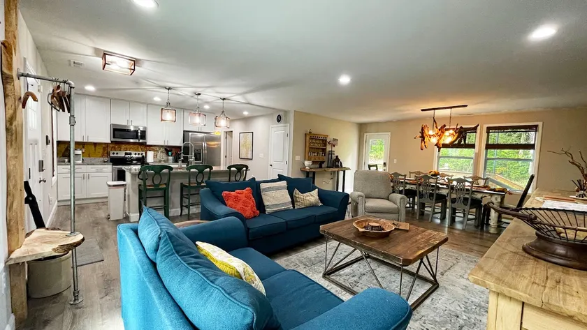 Quiet & Chic 3 BR Cottage w/ Private Garden Near Downtown Asheville - Image 1