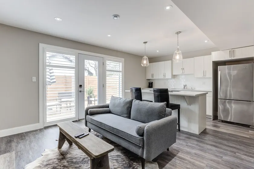 Prime Southend Brand New Executive Suite! - Image 1