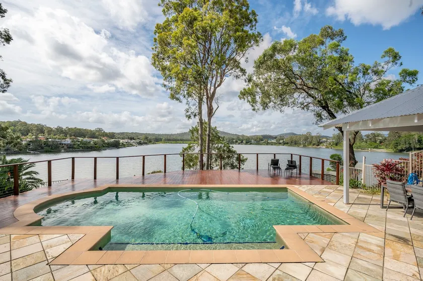 Lakeview Haven at the base of Mt Tambourine - Image 1