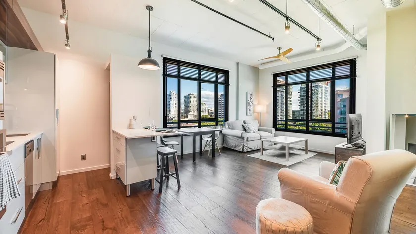 Urban City Living at the Jukebox - Image 1