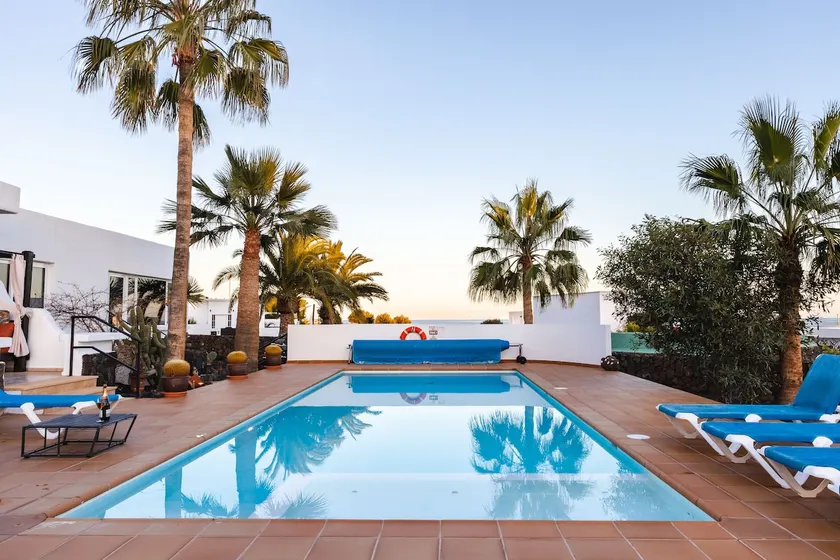 Villa Bianca - sol, lava y mar - Image 1