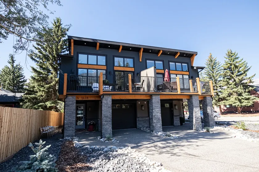 Mountain Views, air conditioning, & King beds - Image 1