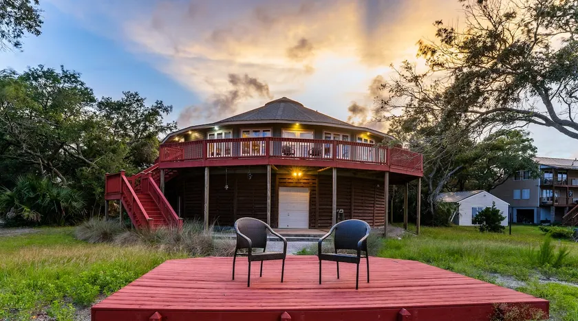 Quiet Beach House - The Round House - Image 1