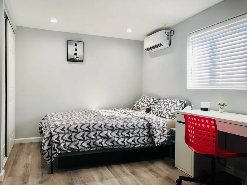 Brand new cozy studio with private entrance - Image 1