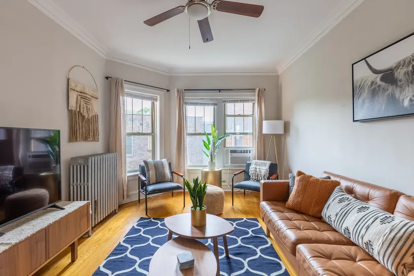 Spacious and Inviting 2BR in Lovely Lincoln Square - Image 1