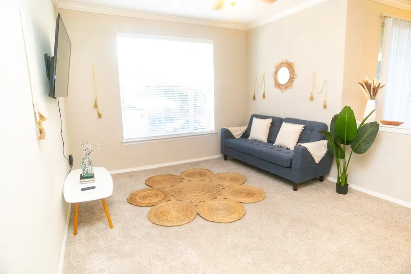 Boho Chic*Atl*Smart TV*Parking*15 Mins to Midtown - Image 1