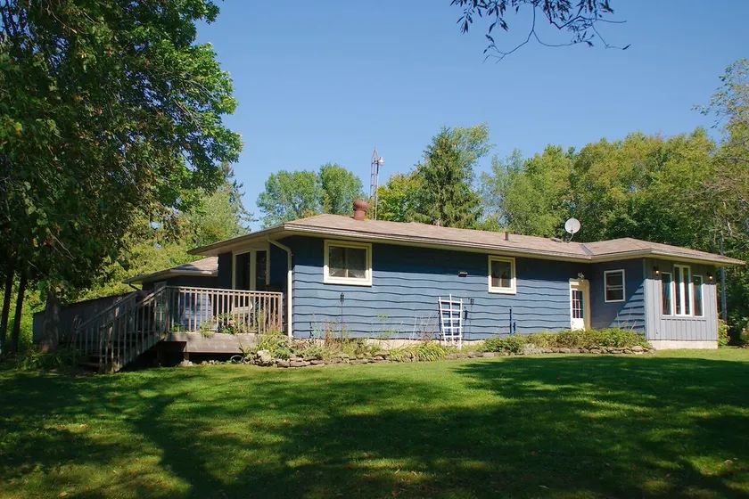 Seymour Point Cottage - Image 1