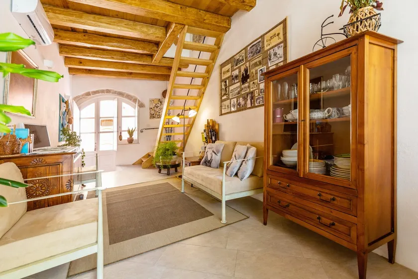 Cozy house equipped with all comforts - Image 1