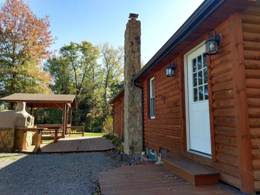 Hummingbird Cottage: cheery, cozy, rural 2 bedroom - Image 1