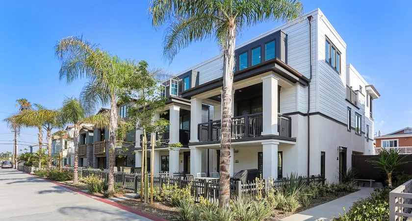 Modern Mission Beach Townhome between the Pacific and the Bay - Image 1