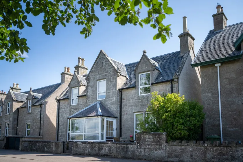 Seaview House - A Traditional Home by the Beach - Image 1