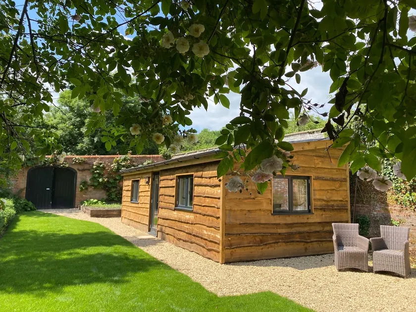 The Garden Cabin - Image 1
