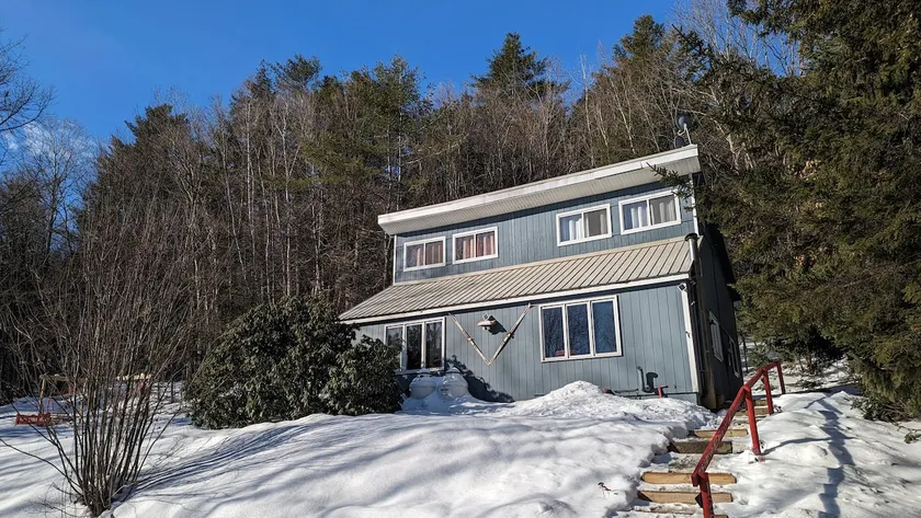 Spacious 4BR Chalet Near Okemo - Image 1
