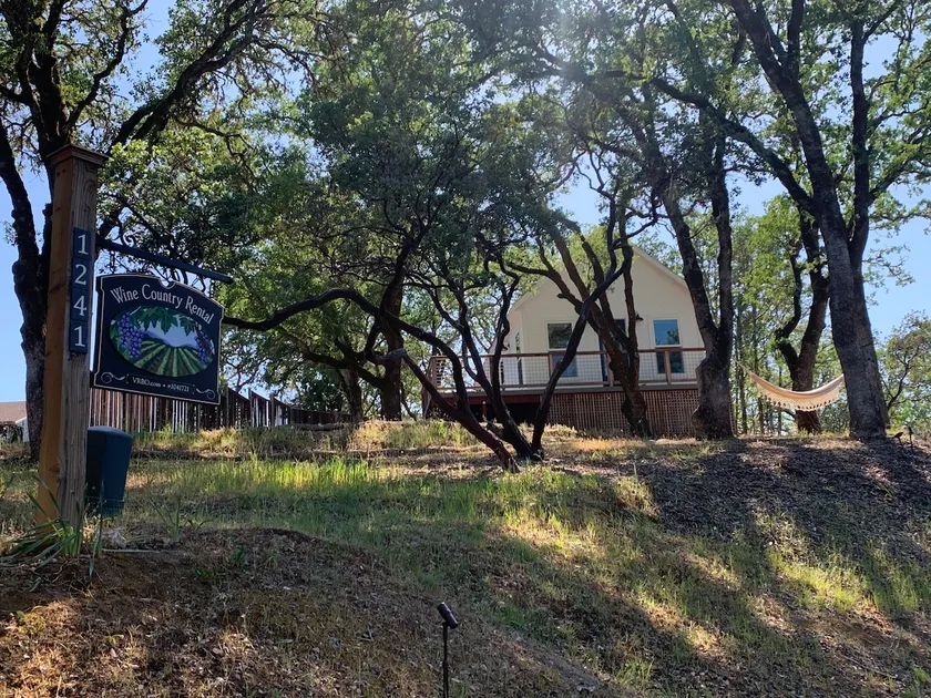 Cozy Wine Country Rental Close to Downtown Hopland - Image 1