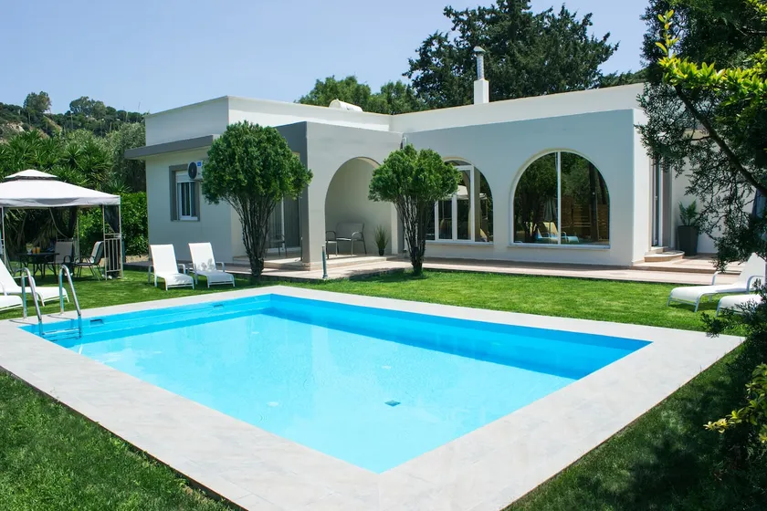 Heliopetra Villa - Image 1