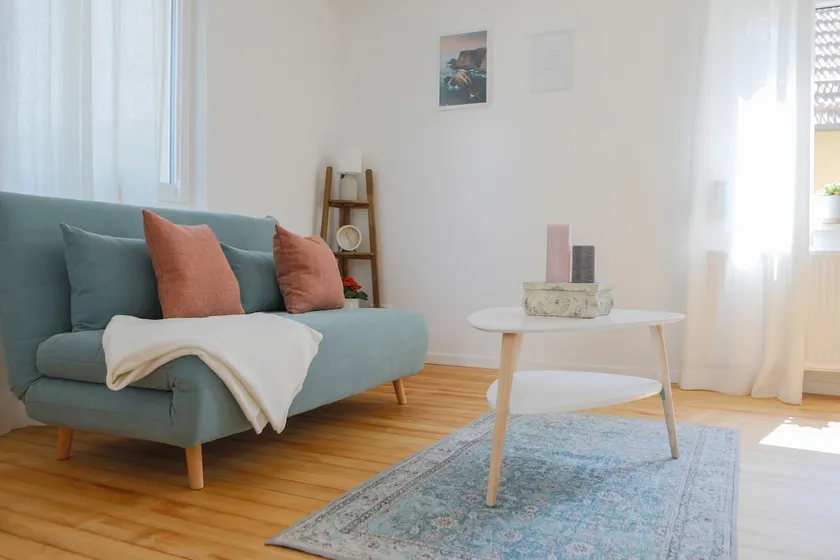 Vineyard Village Retreat – Netflix & Free Parking - Image 1