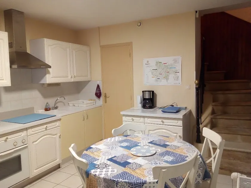 Independent townhouse, cyclists welcome. - Image 1