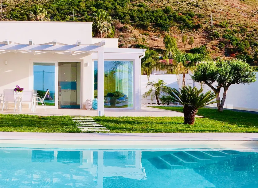 Golden Holiday Mare Villa with Pool - Image 1