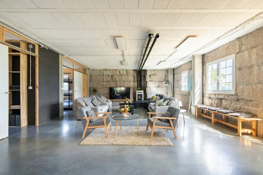 House with Jacuzzi - Image 1