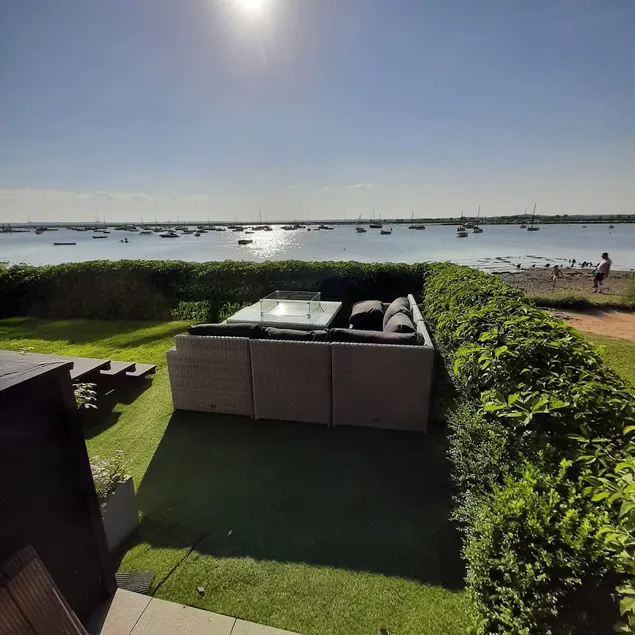 Cottage on the beach - Image 1